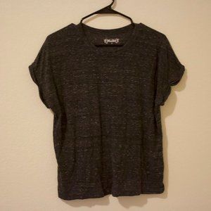 Black short sleeve tee